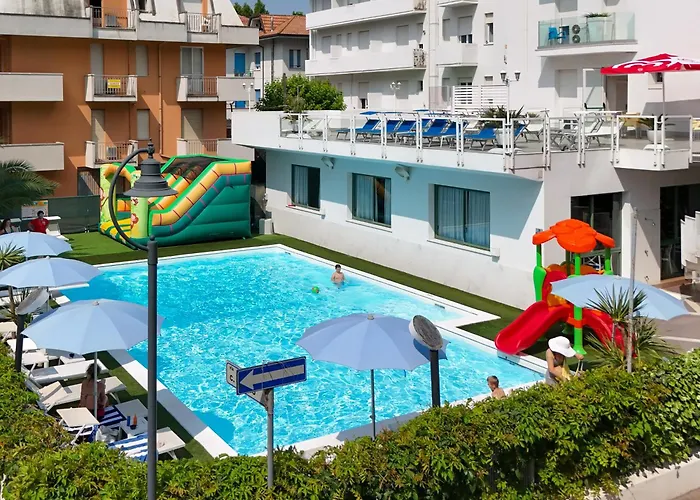 Nautilus Hotel Family